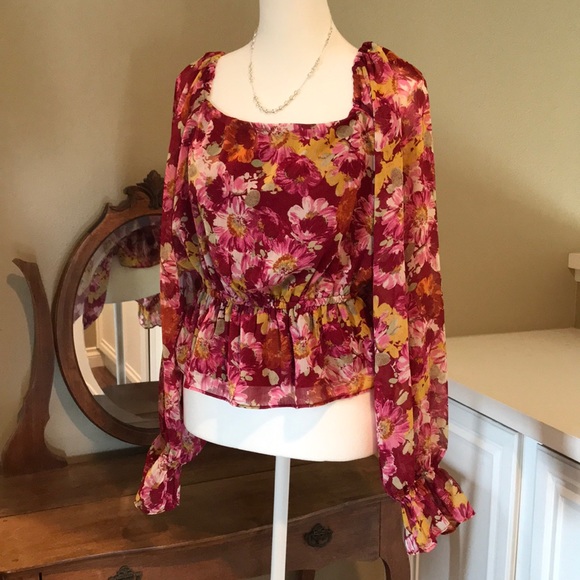 Wayf Tops - Wayf top Floral Pink and Red size Large